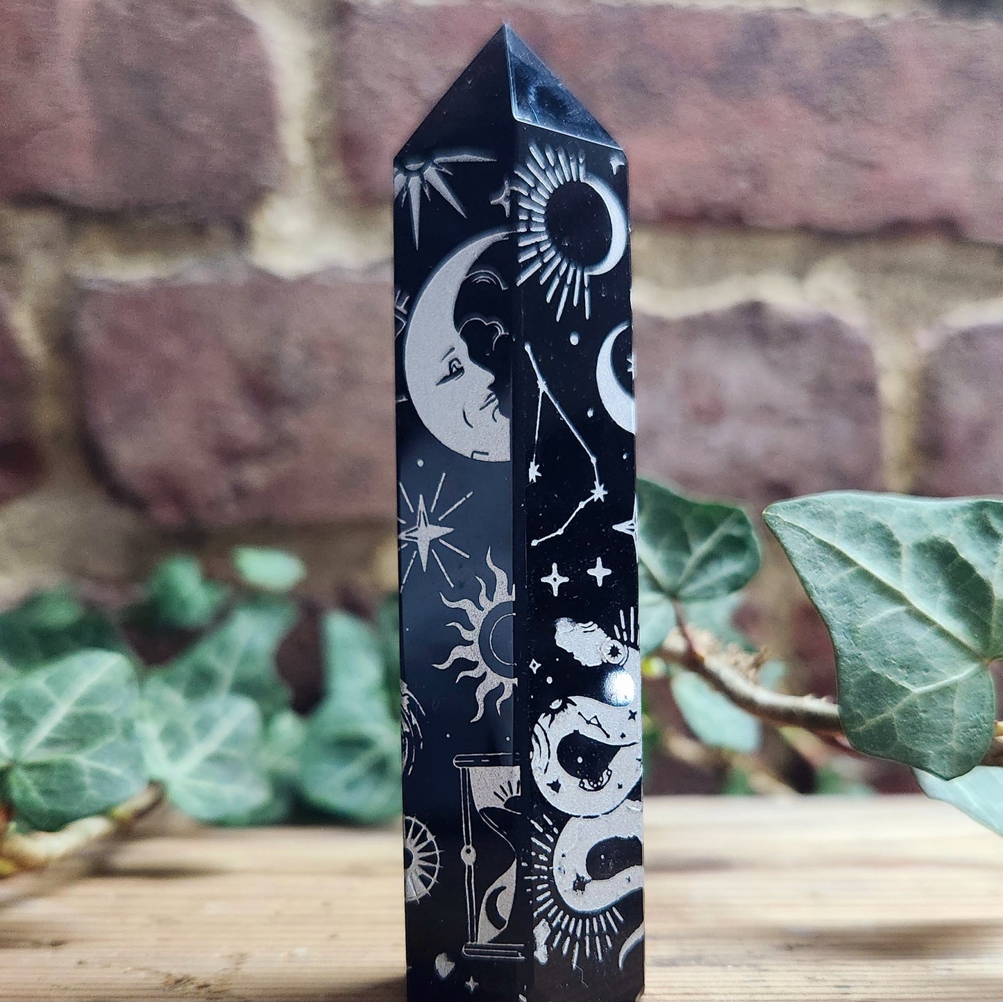 Tour en Obsidienne Noire gravée - Argentée - n°3