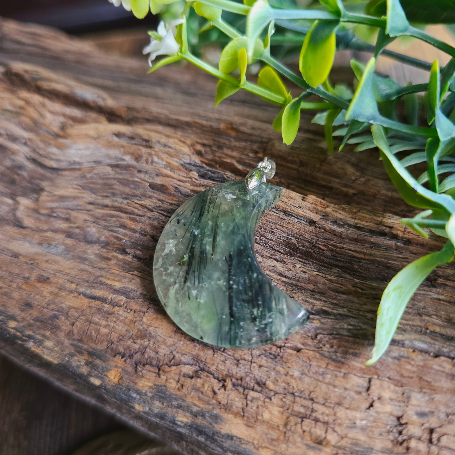 Pendentif lune en Préhnite - n°2