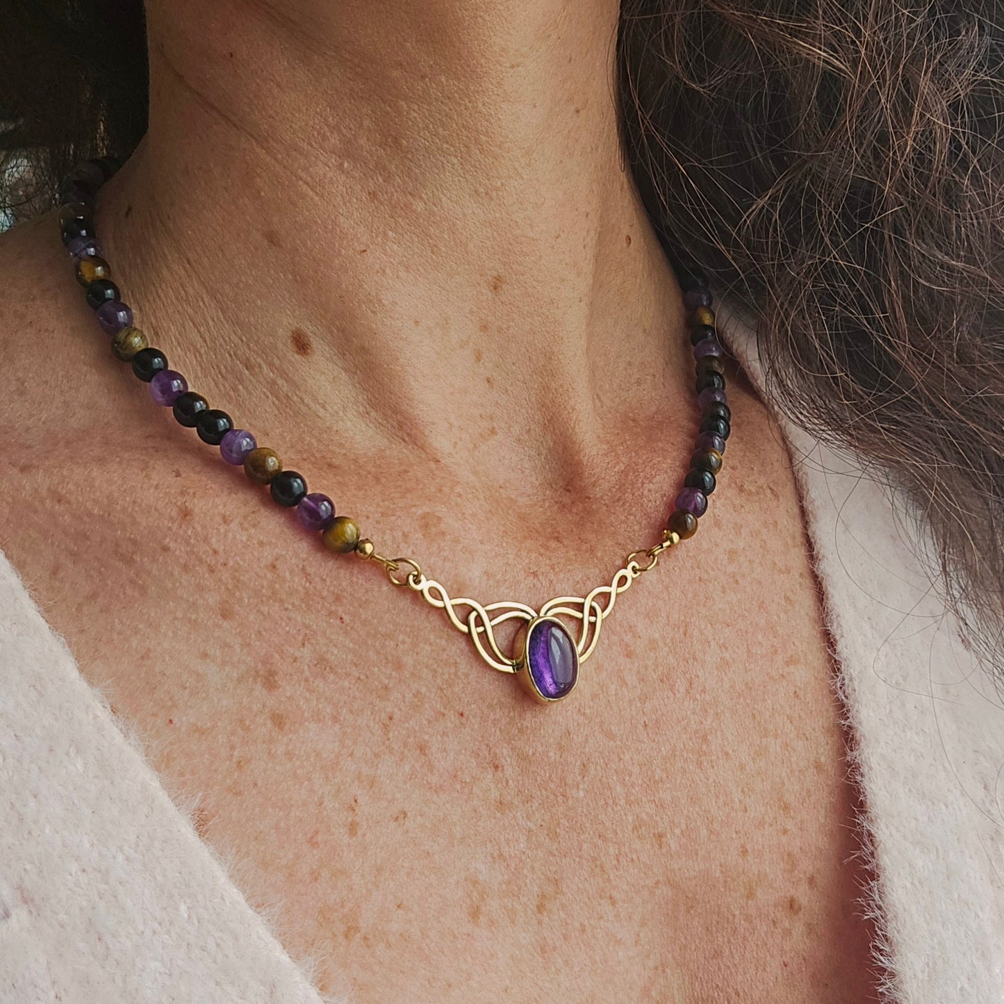 Collier "Valkyria" en Améthyste, Œil de tigre et Obsidienne noire