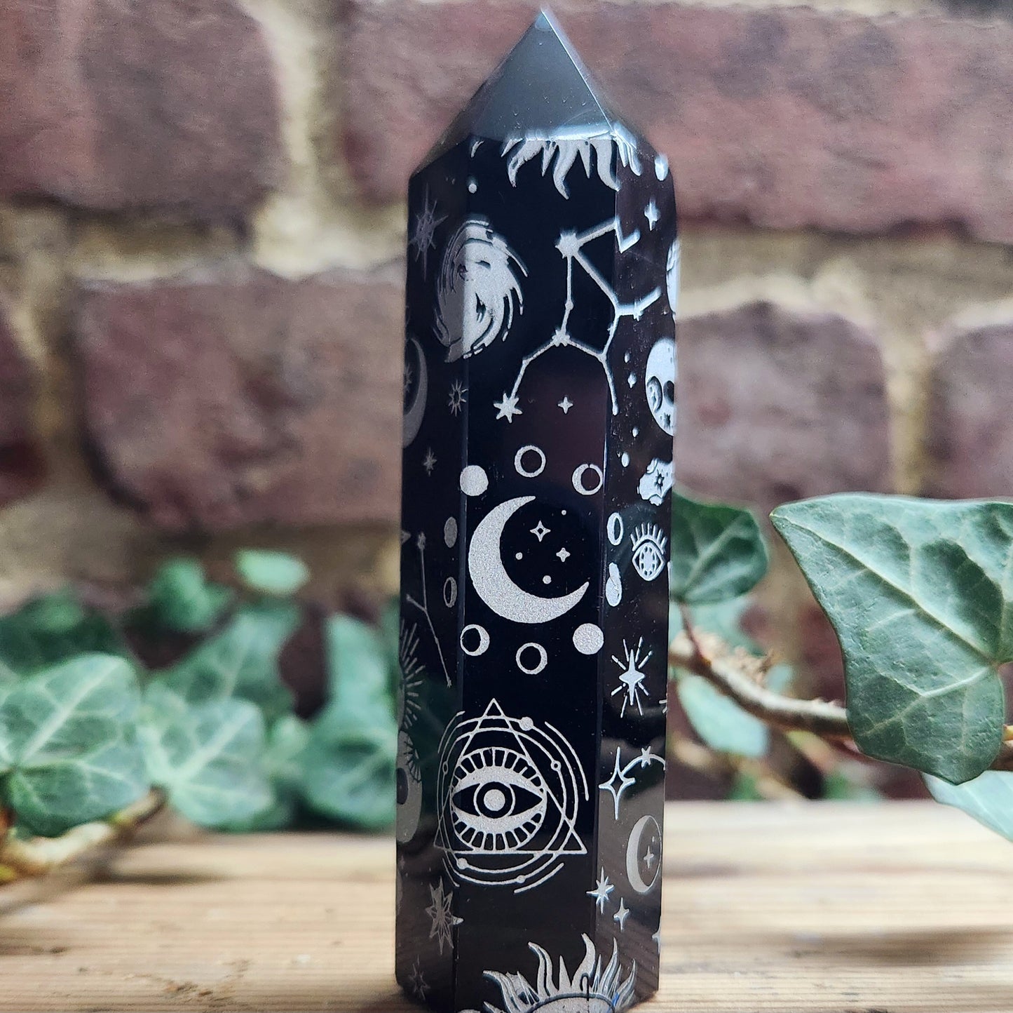 Tour en Obsidienne Noire gravée - Argentée - n°3