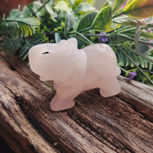 Sculpture d'Eléphant en Quartz Rose