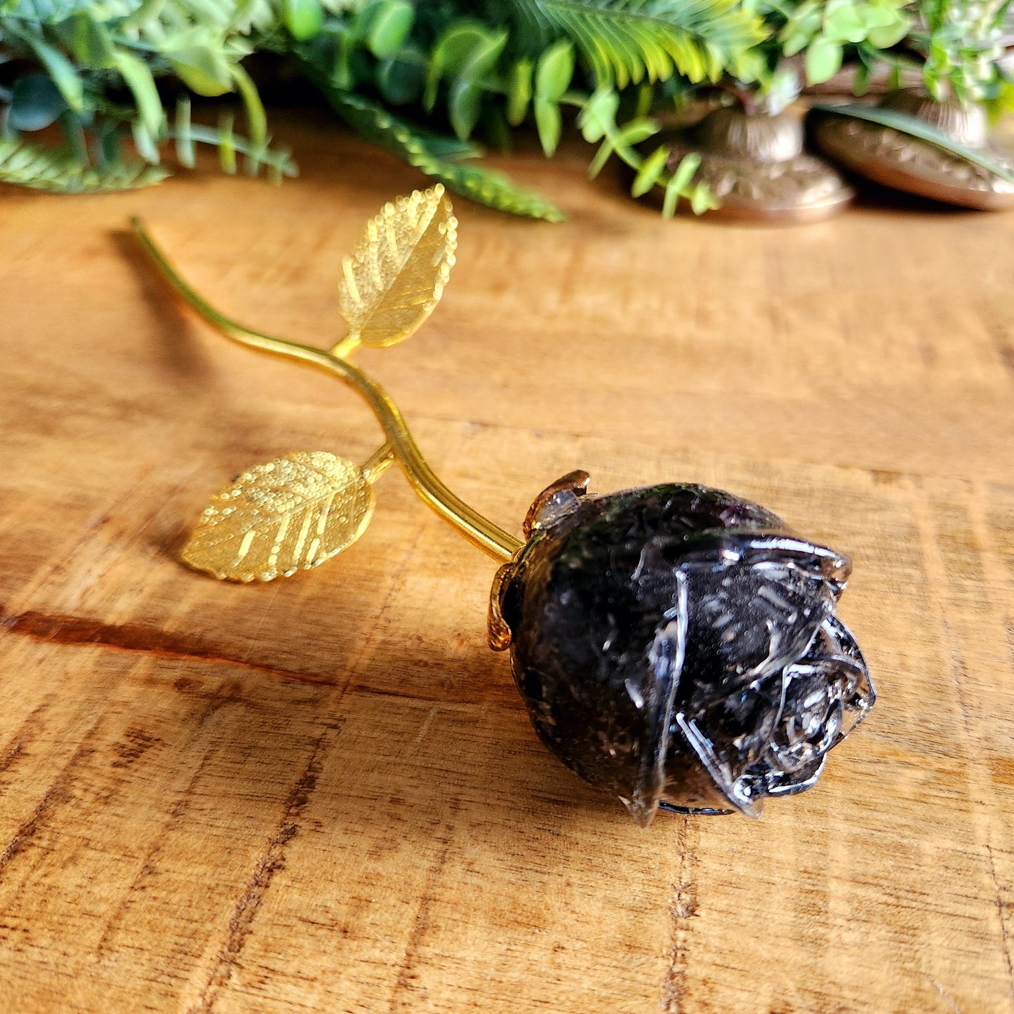 Rose en Obsidienne noire - tige dorée
