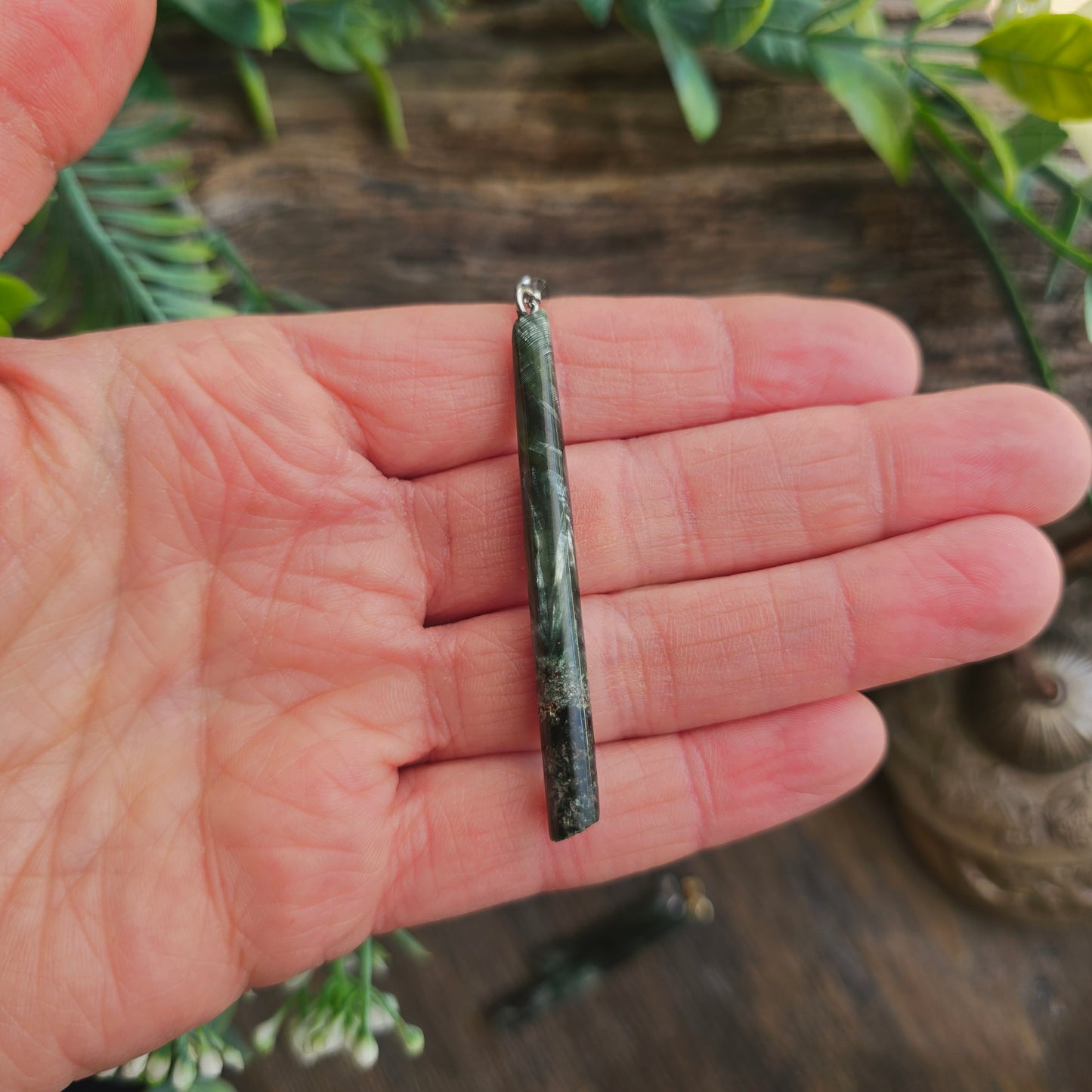 Pendentif Totem en Séraphinite - n°1