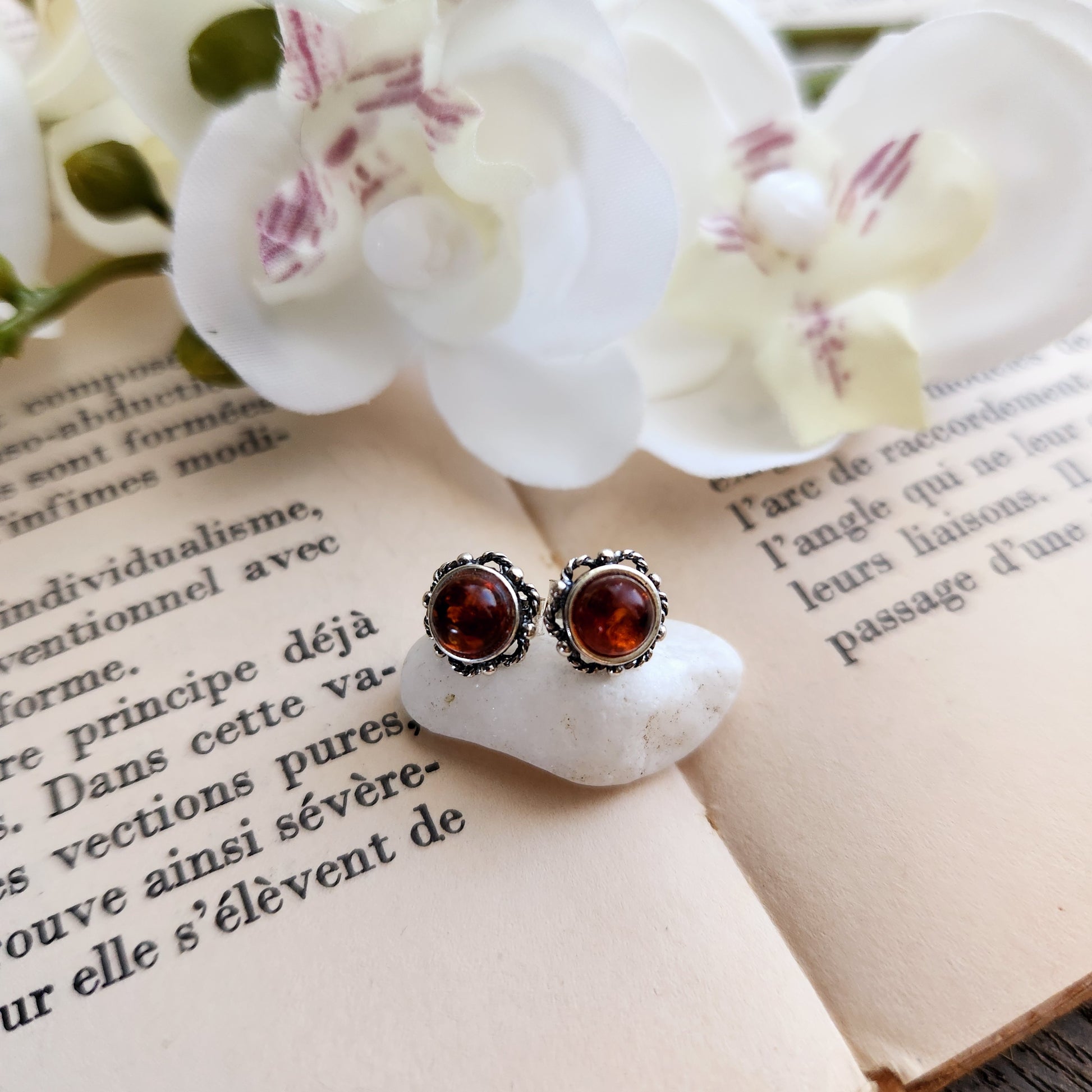 Boucles d'oreilles en ambre de la Baltique et argent sterling 925 Motif rose cognac, Argent Zircone cubique, Ambre Boucles d'oreilles en ambre de la Baltique et argent sterling 925 Motif rose cognac, Argent Zircone cubique, Ambre