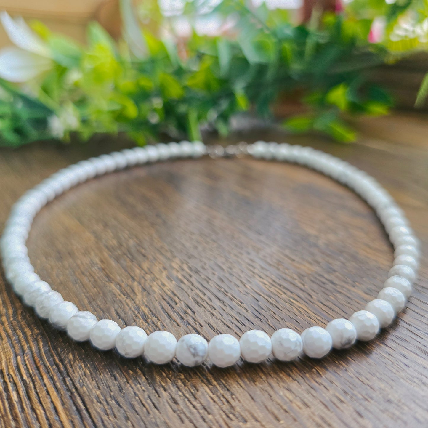 Collier en Howlite facettée