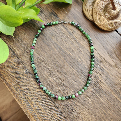 Collier en Rubis Zoïsite