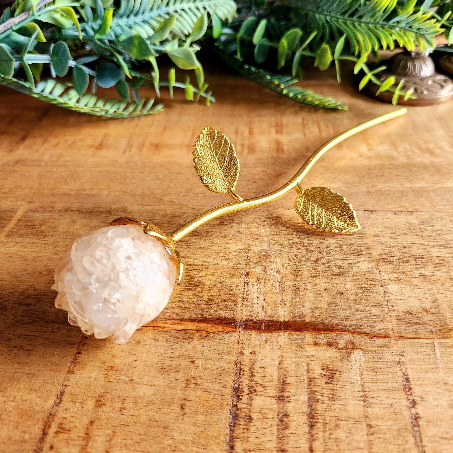 Rose en Quartz blanc - tige dorée