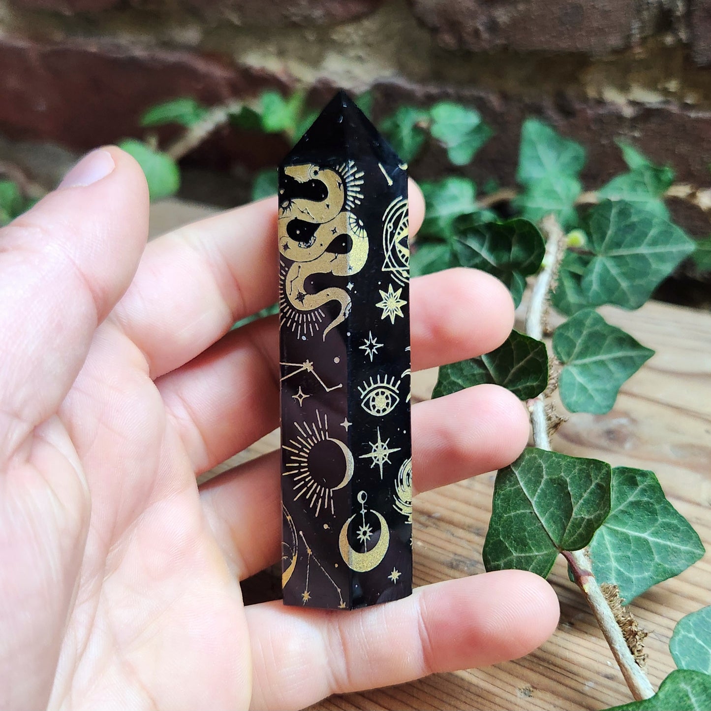 Tour en Obsidienne Noire gravée - Dorée - n°3