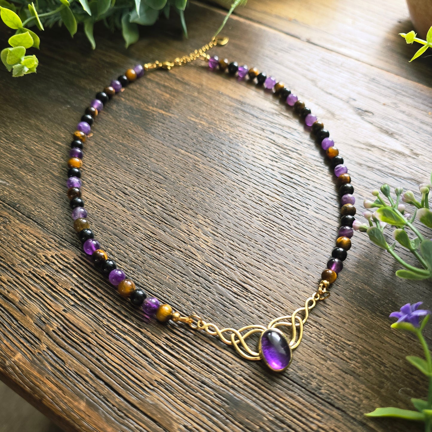 Collier "Valkyria" en Améthyste, Œil de tigre et Obsidienne noire
