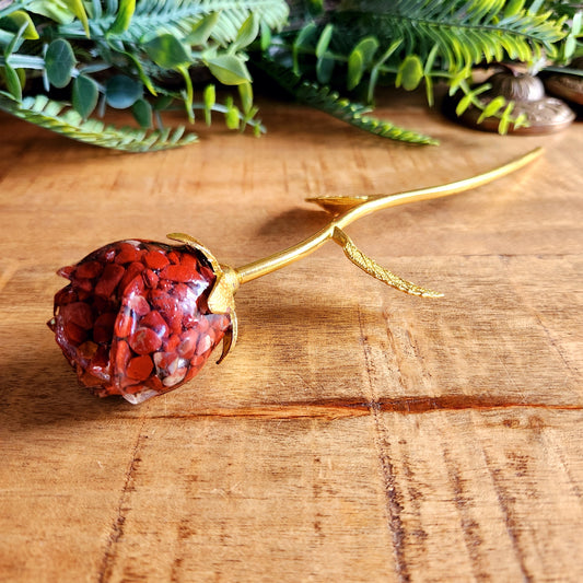 Rose en Jaspe rouge - tige dorée