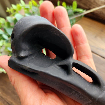 Crâne de corbeau en Obsidienne noire