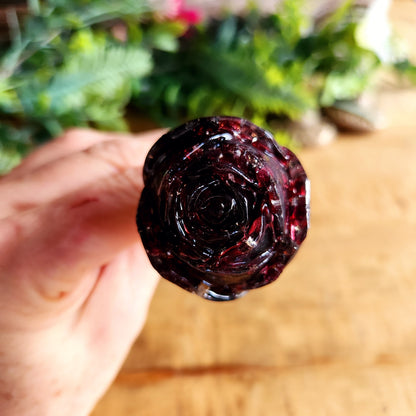 Rose en Grenat - tige dorée