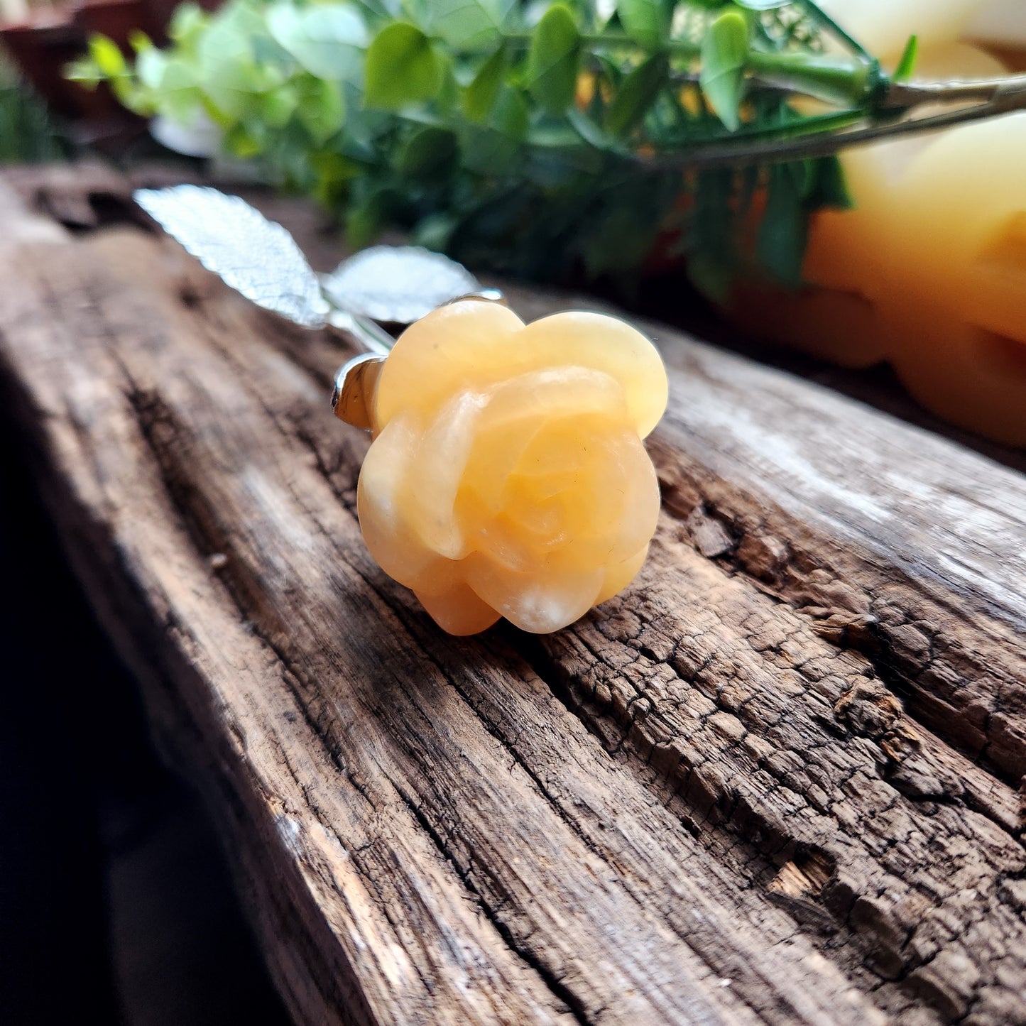 Rose en Calcite orange - tige argentée