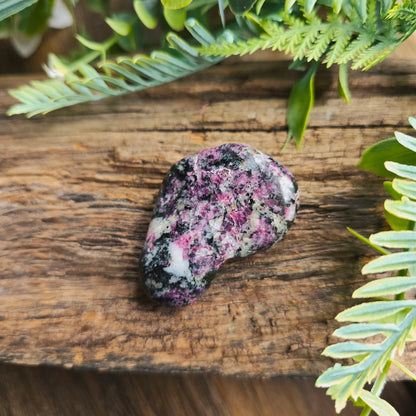 Galet en Eudyalite - n°3