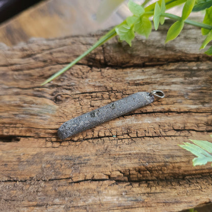 Pendentif Totem en Pierre de lave marine - n°1