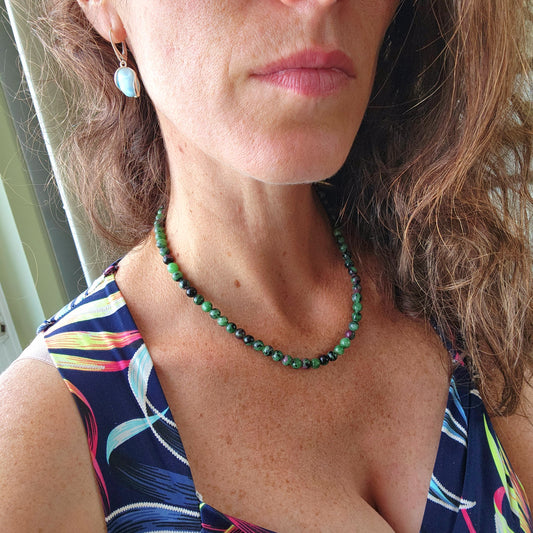 Collier en Rubis Zoïsite