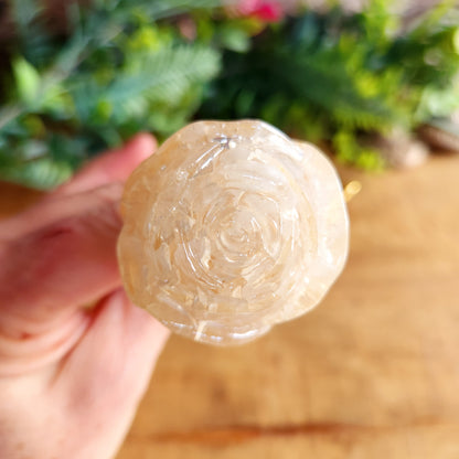 Rose en Quartz blanc - tige dorée