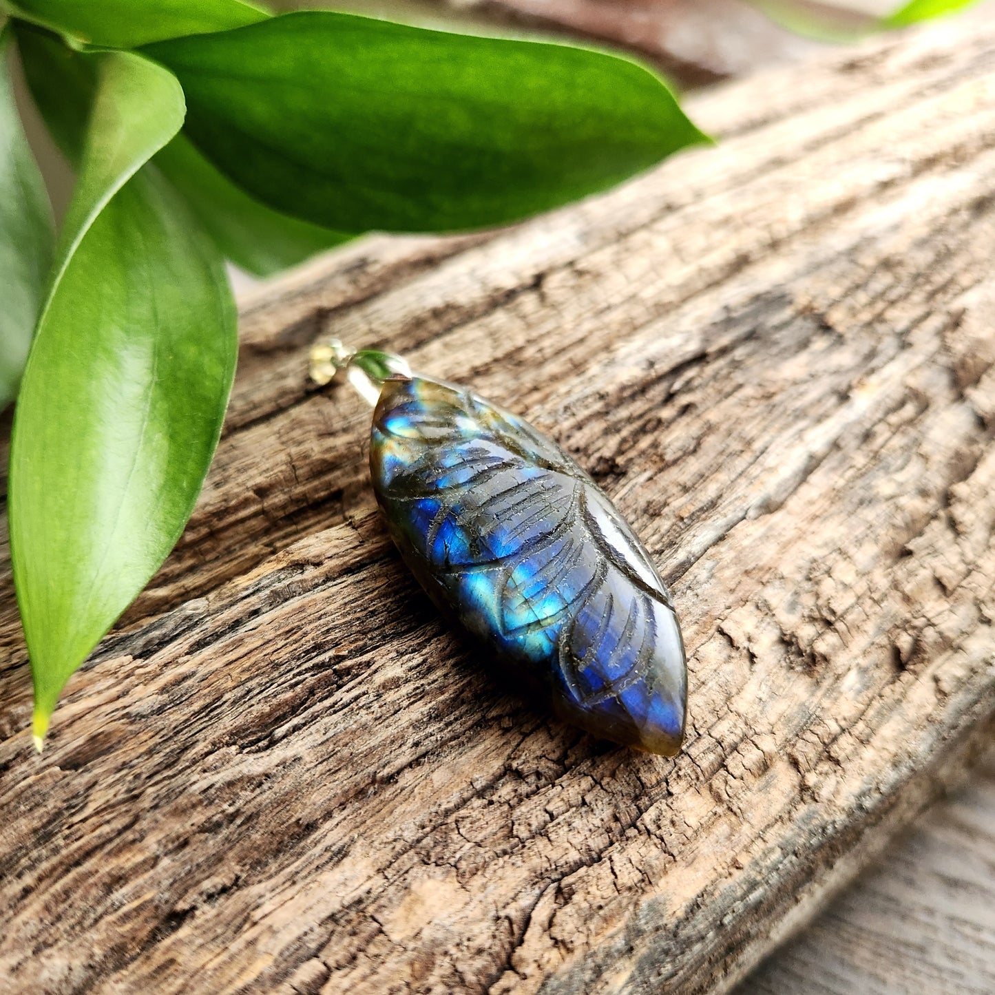 Pendentif en Labradorite sculptée - n°3