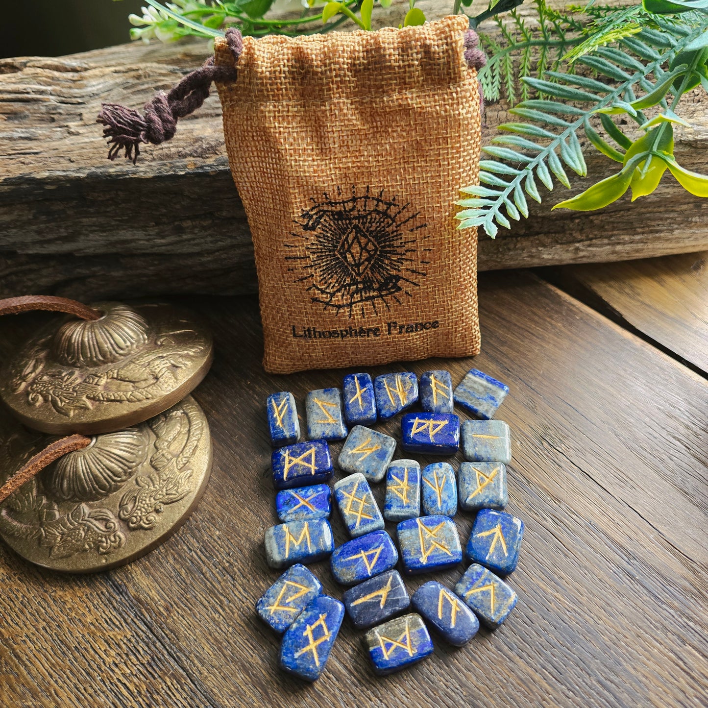 Runes en Lapis Lazuli