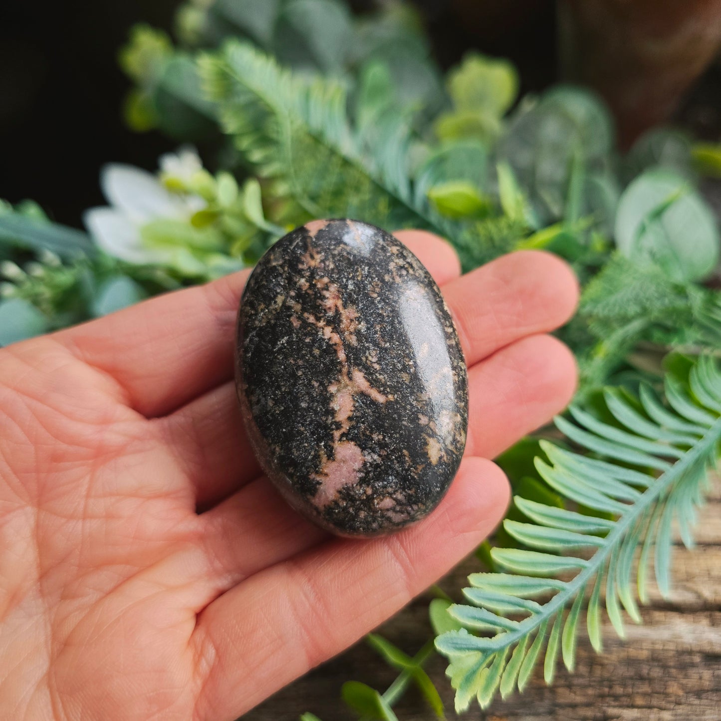 Galet en Rhodonite - n°3